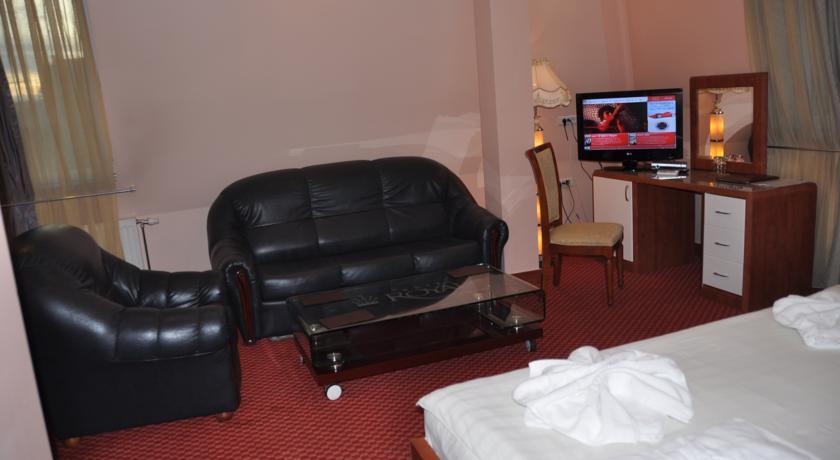 Hotel Royal Pristina Eksteriør billede