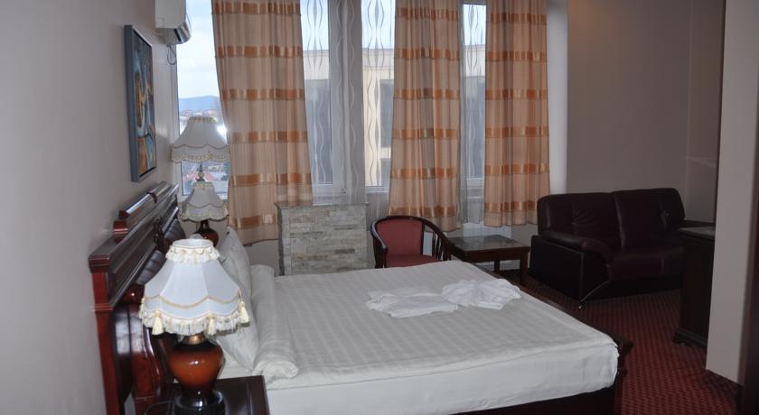 Hotel Royal Pristina Eksteriør billede