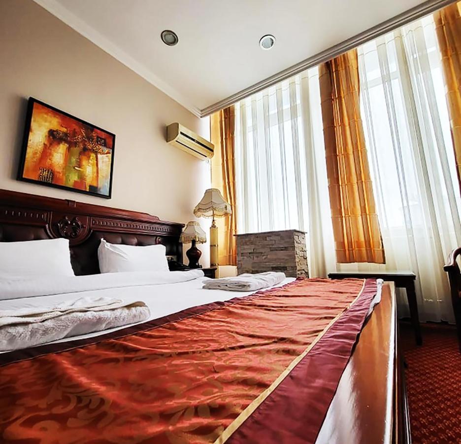 Hotel Royal Pristina Eksteriør billede