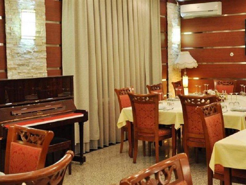 Hotel Royal Pristina Eksteriør billede