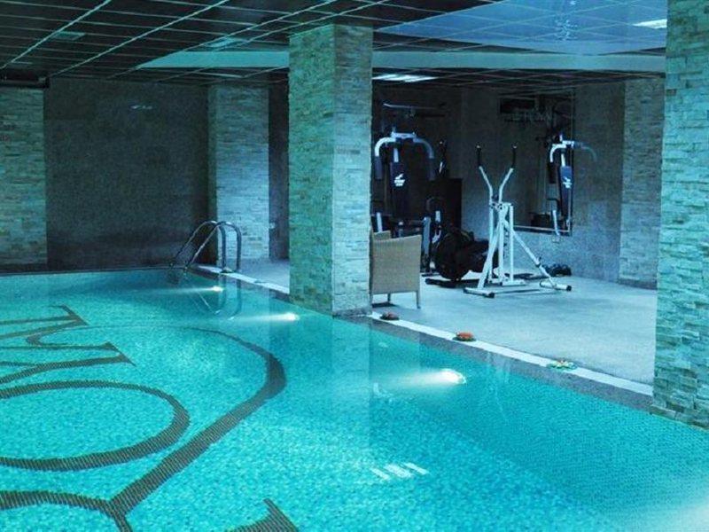 Hotel Royal Pristina Eksteriør billede
